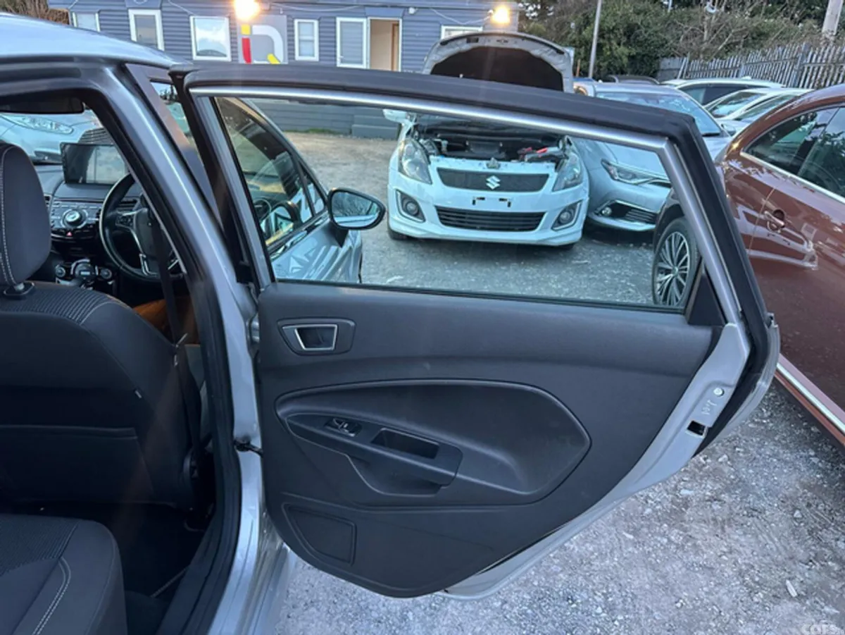 Ford Fiesta Hatchback, Petrol, 2016, Silver