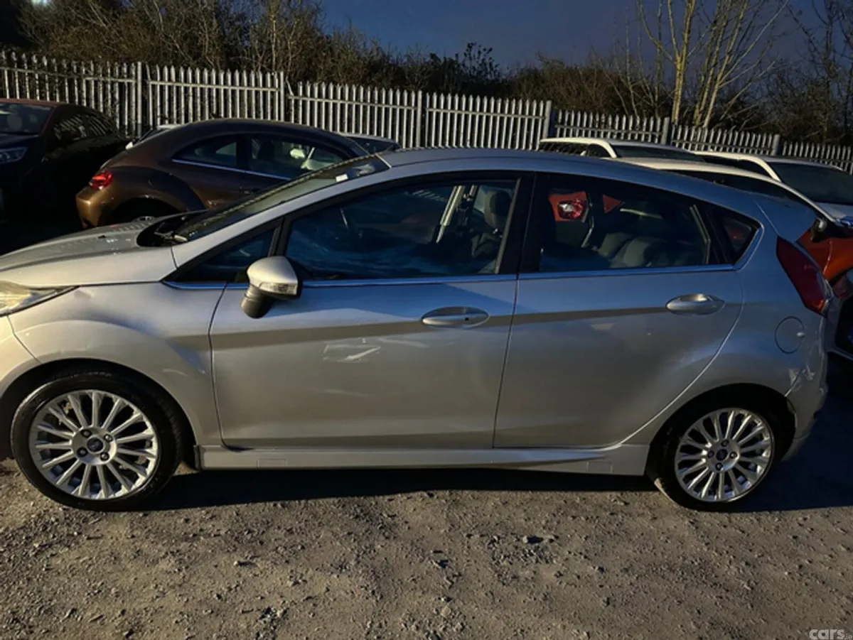 Ford Fiesta Hatchback, Petrol, 2016, Silver