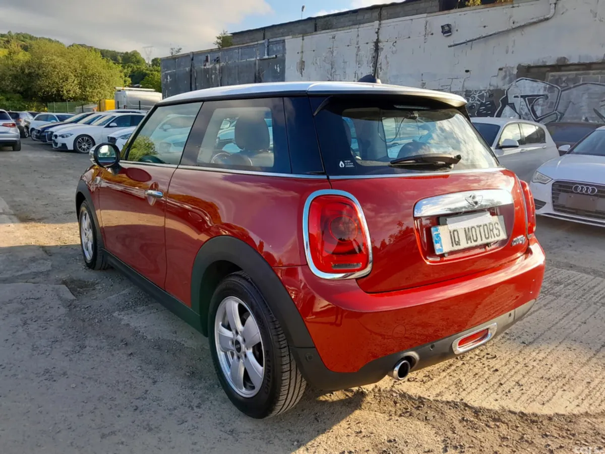 Mini Cooper Hatchback, Diesel, 2017, Red