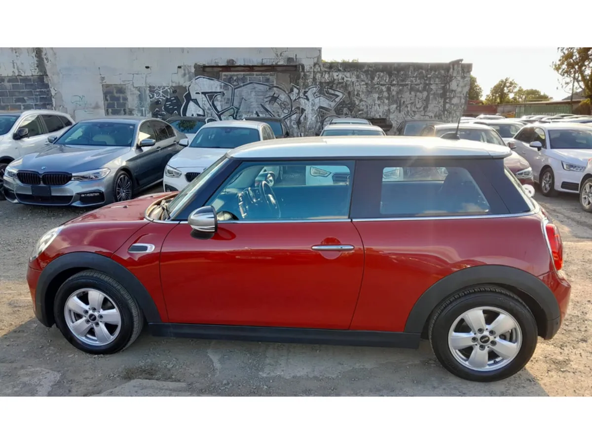 Mini Cooper Hatchback, Diesel, 2017, Red