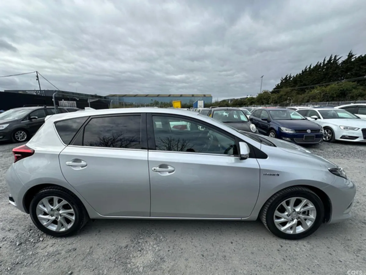 Toyota Auris Hatchback, Petrol Hybrid, 2016, Silver