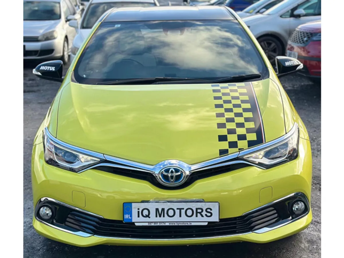 Toyota Auris Hatchback, Petrol Hybrid, 2016, Green