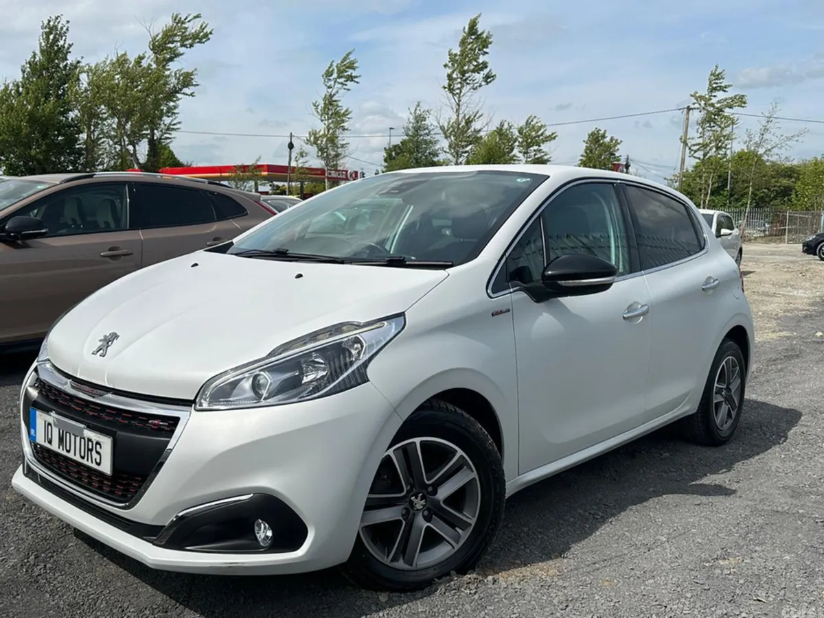 Peugeot 208 Hatchback, Petrol, 2017, White