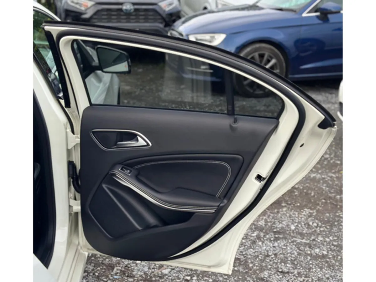 Mercedes-Benz A-Class Hatchback, Petrol, 2015, White