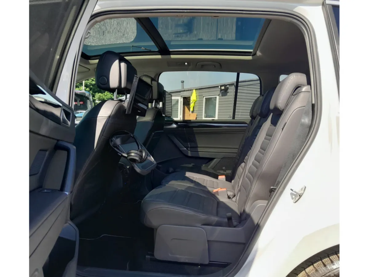Volkswagen Touran MPV, Diesel, 2018, White