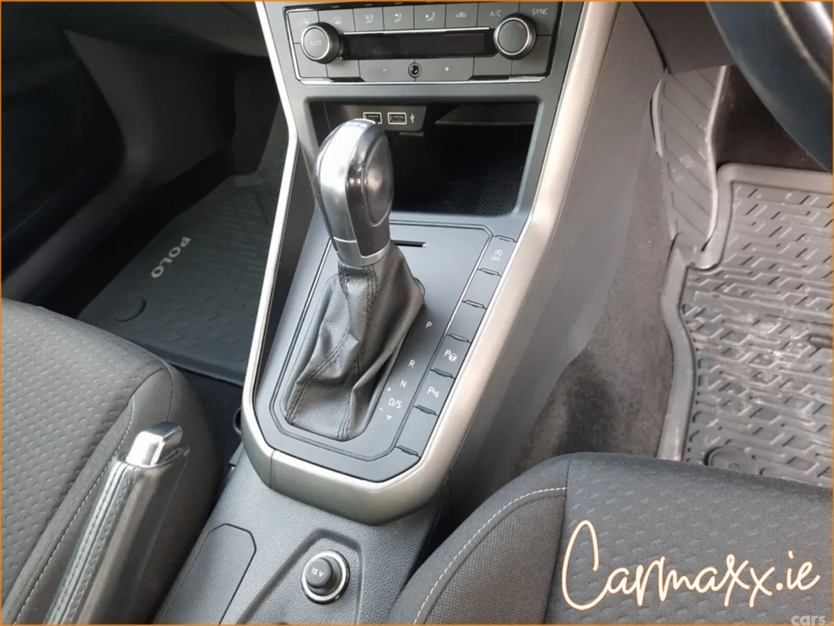 Volkswagen Polo Hatchback, Petrol, 2019, White