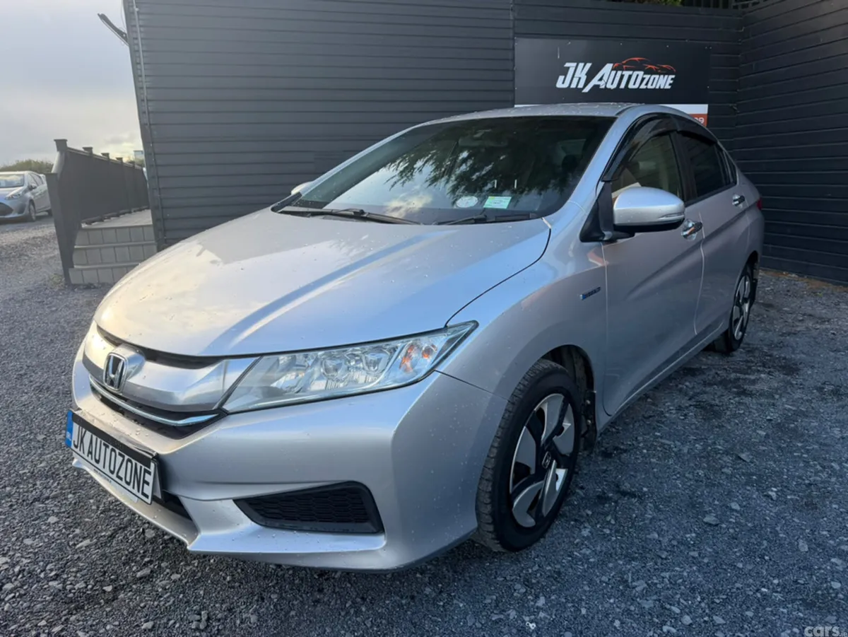 Honda Grace Saloon, Petrol Hybrid, 2015, Silver