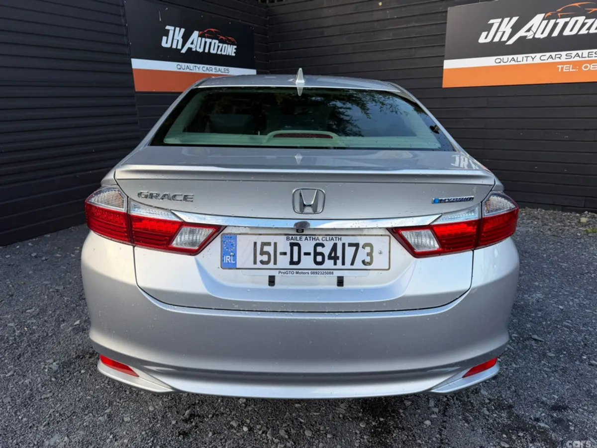 Honda Grace Saloon, Petrol Hybrid, 2015, Silver