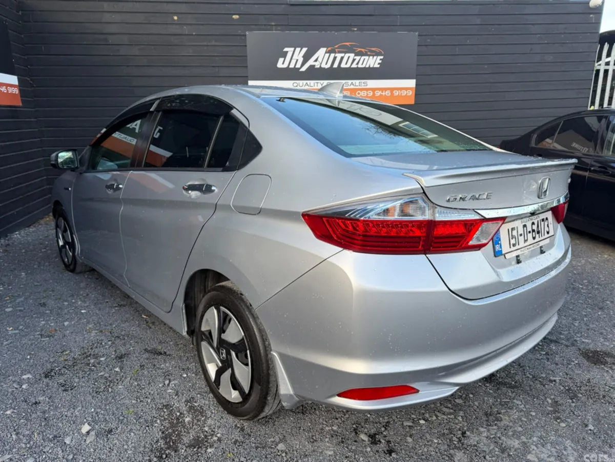 Honda Grace Saloon, Petrol Hybrid, 2015, Silver