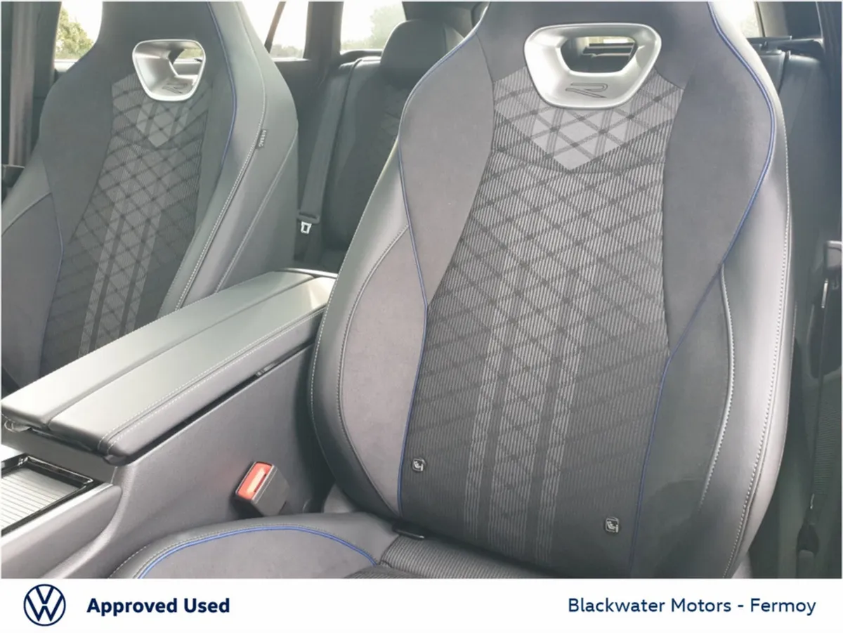 Volkswagen Passat Hatchback, Diesel, 2026, Grey