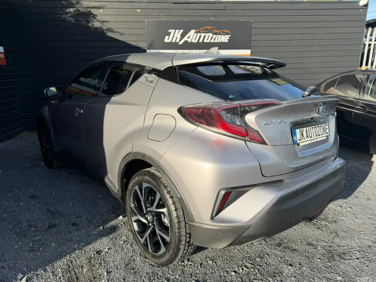 Toyota C-HR SUV, Petrol Hybrid, 2017, Silver