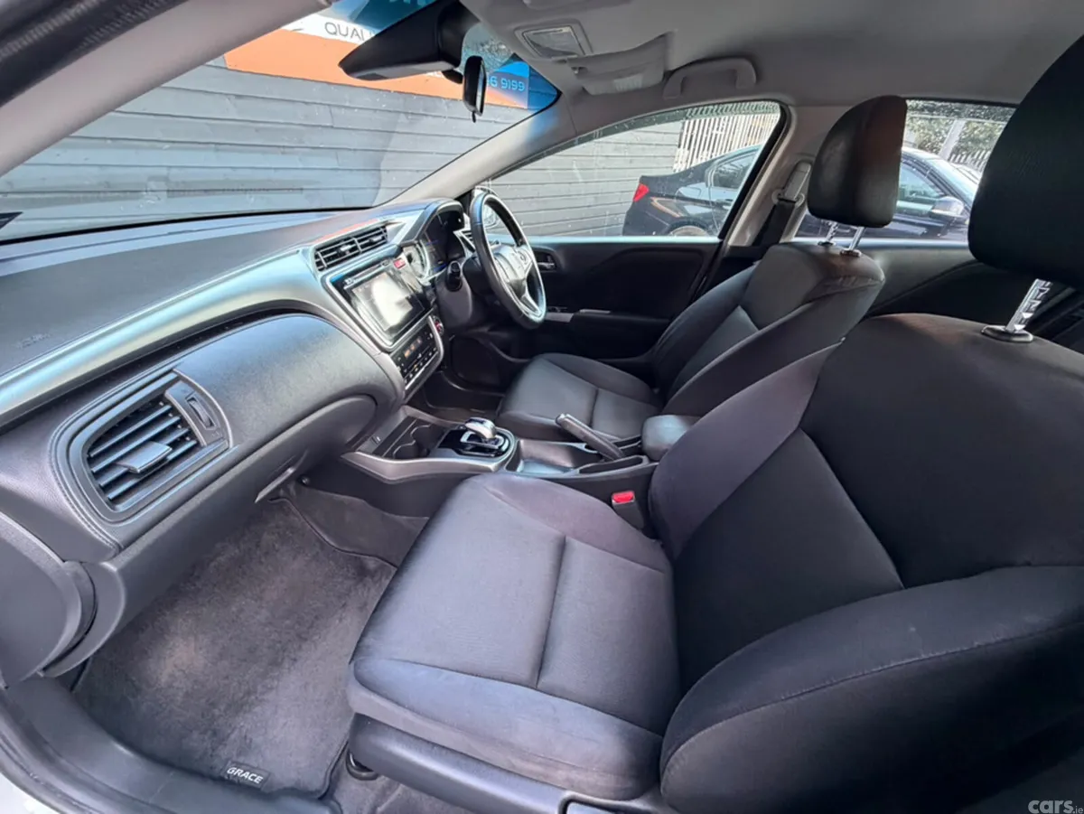Honda Grace Saloon, Petrol Hybrid, 2015, Silver