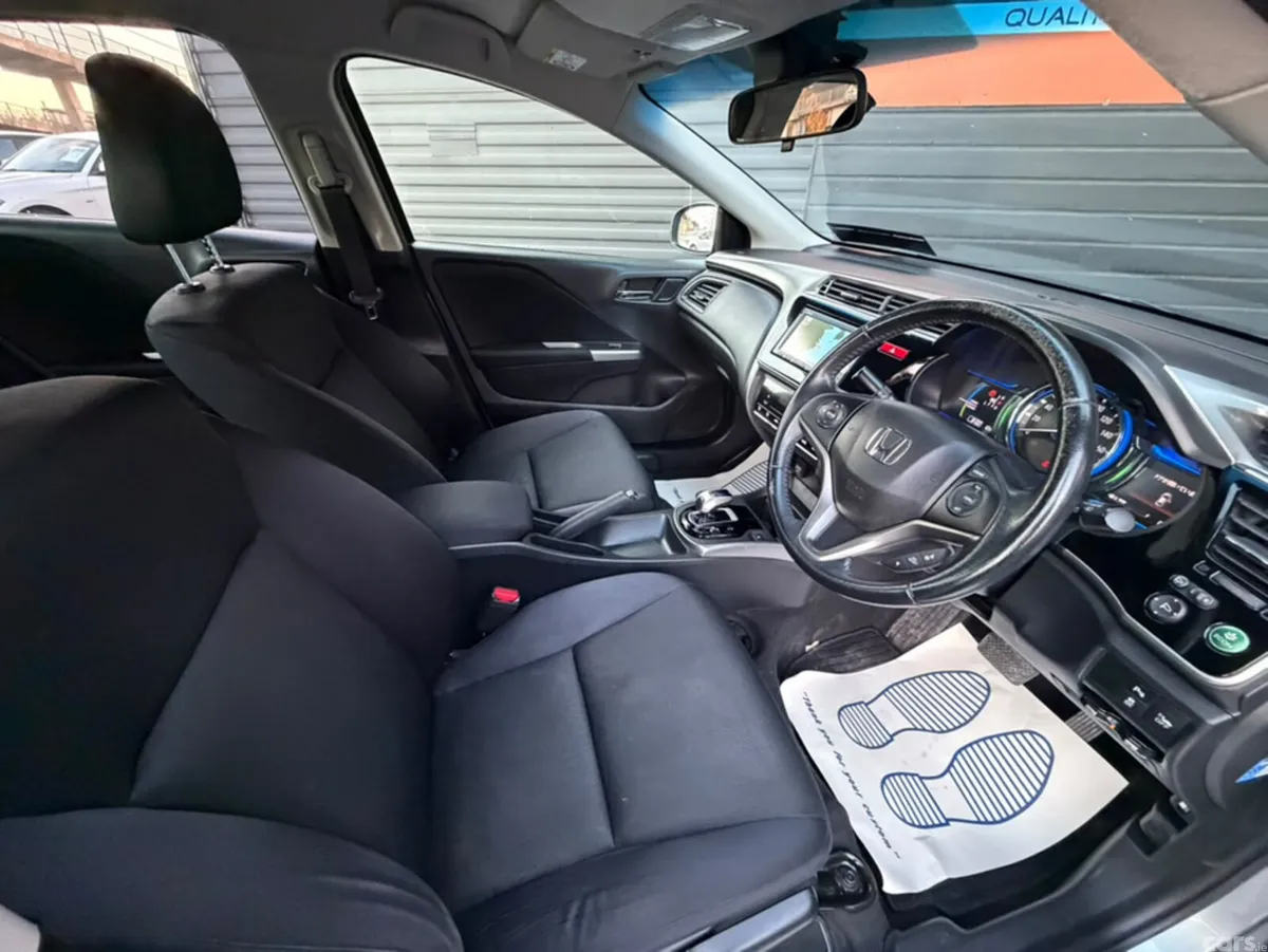 Honda Grace Saloon, Petrol Hybrid, 2015, Silver