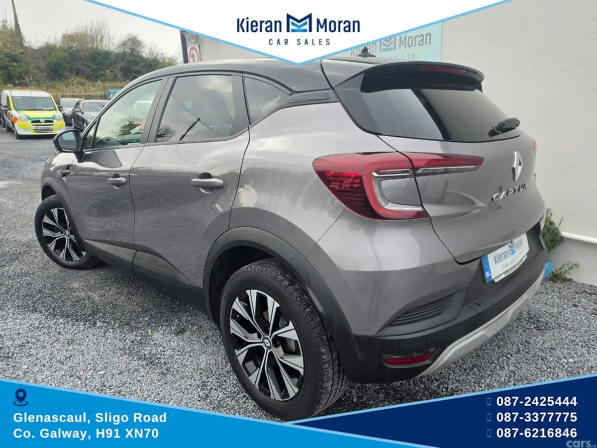 Renault Captur Hatchback, Petrol, 2023, Grey