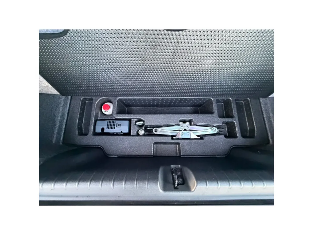 Honda Grace Saloon, Petrol Hybrid, 2015, Silver