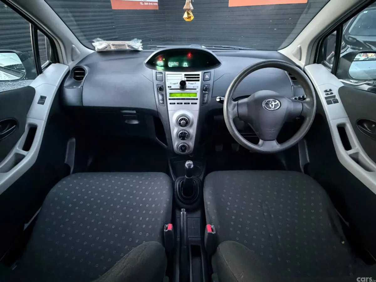 Toyota Yaris Hatchback, Petrol, 2008, Silver