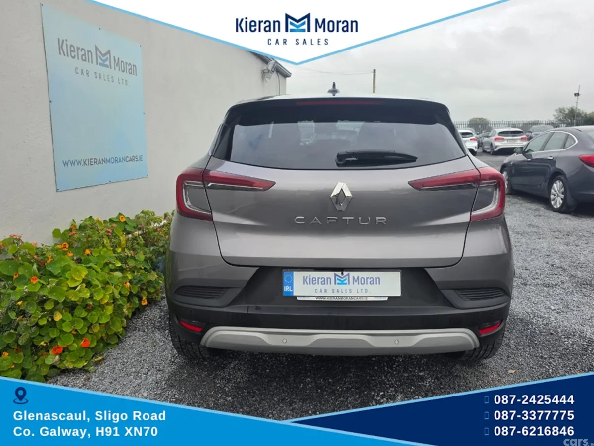 Renault Captur Hatchback, Petrol, 2023, Grey