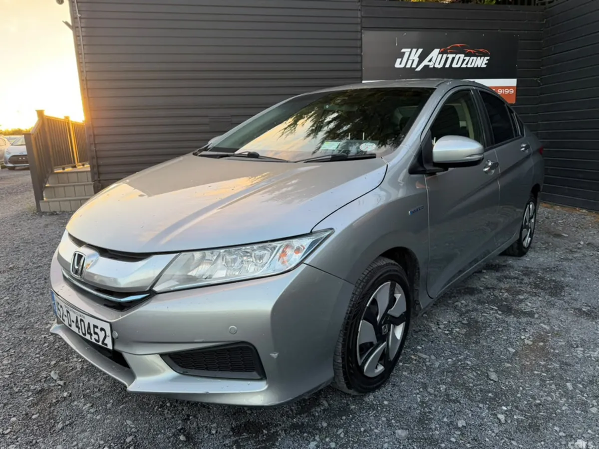 Honda Grace Saloon, Petrol Hybrid, 2015, Silver