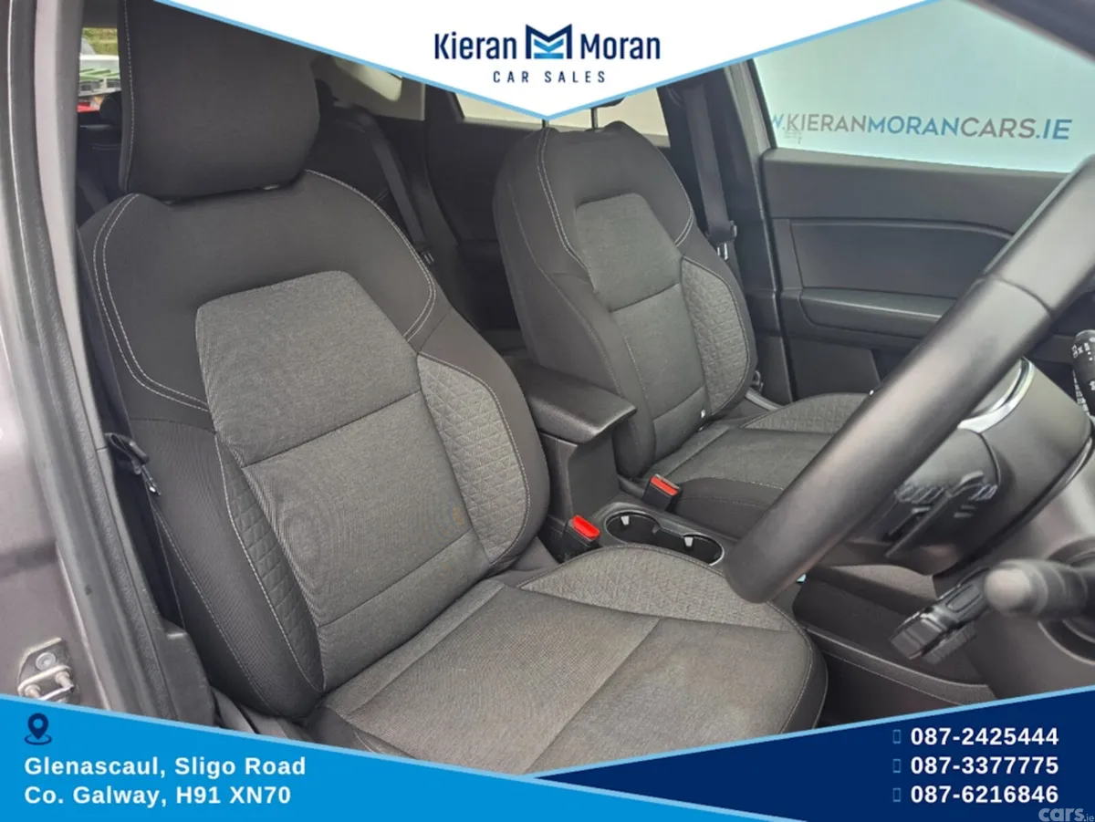 Renault Captur Hatchback, Petrol, 2023, Grey
