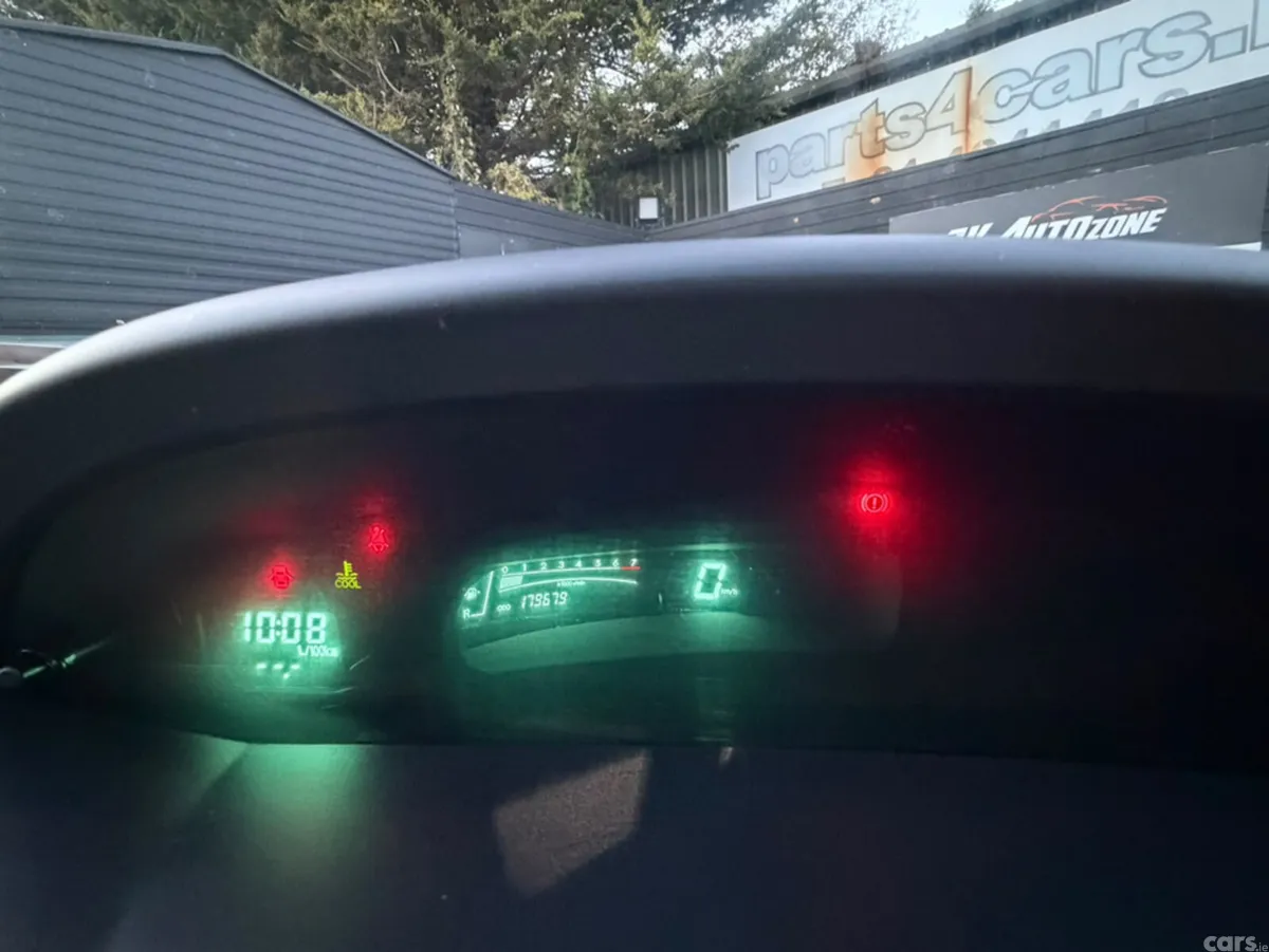 Toyota Yaris Hatchback, Petrol, 2008, Silver