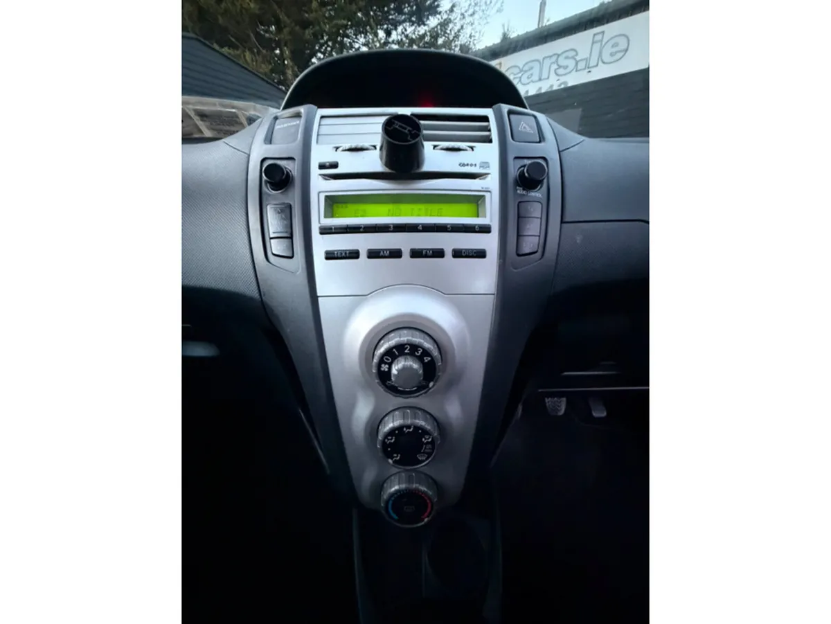 Toyota Yaris Hatchback, Petrol, 2008, Silver