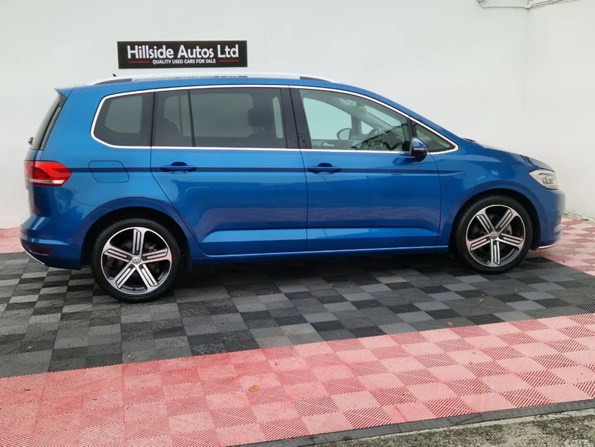 Volkswagen Touran SUV, Petrol, 2017, Blue