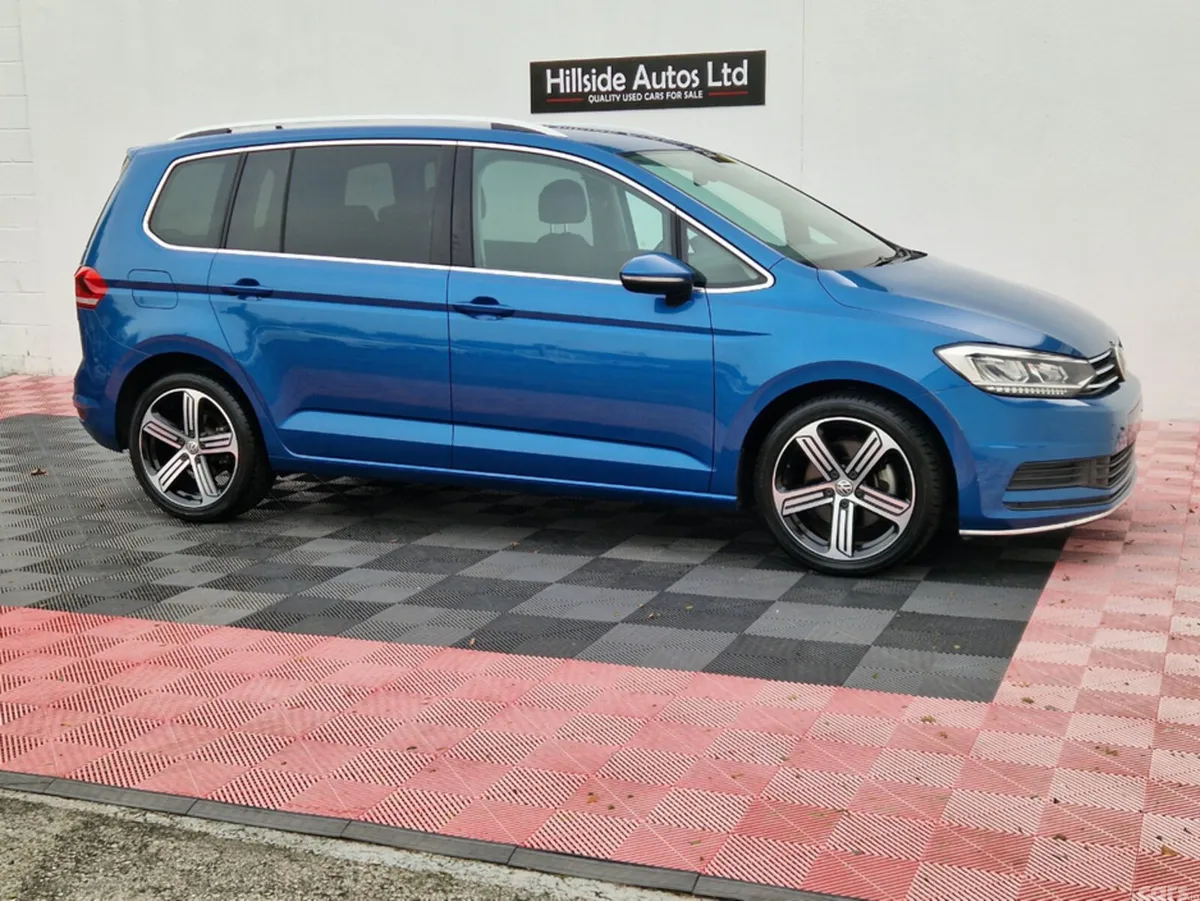 Volkswagen Touran SUV, Petrol, 2017, Blue