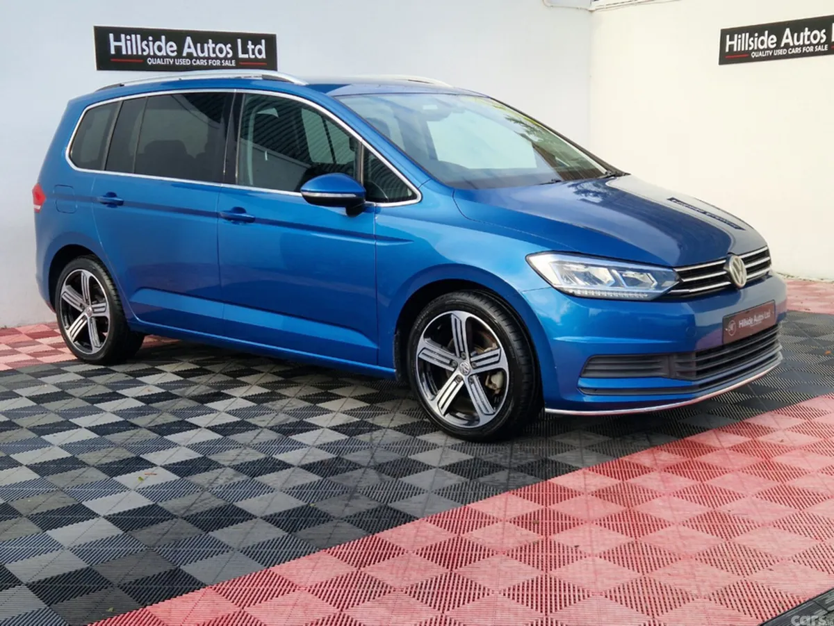 Volkswagen Touran SUV, Petrol, 2017, Blue