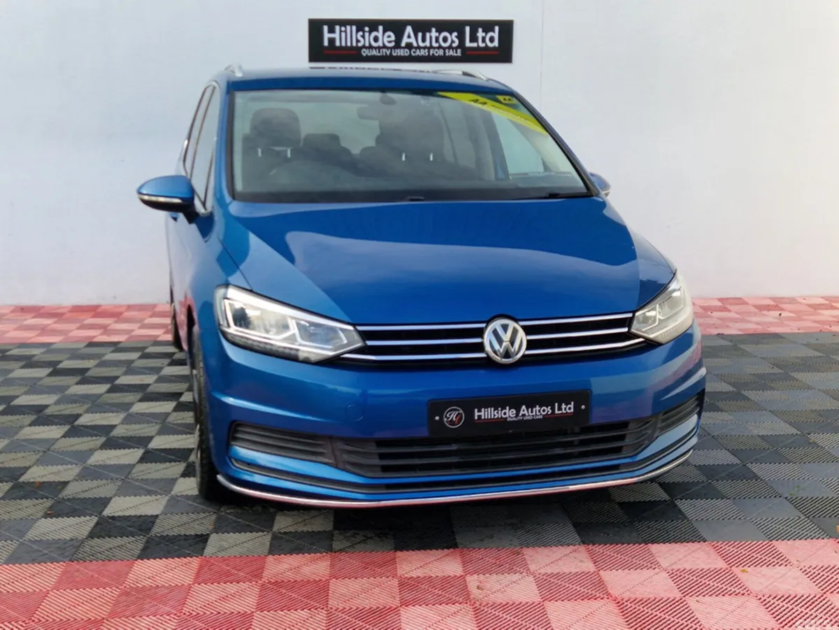 Volkswagen Touran SUV, Petrol, 2017, Blue