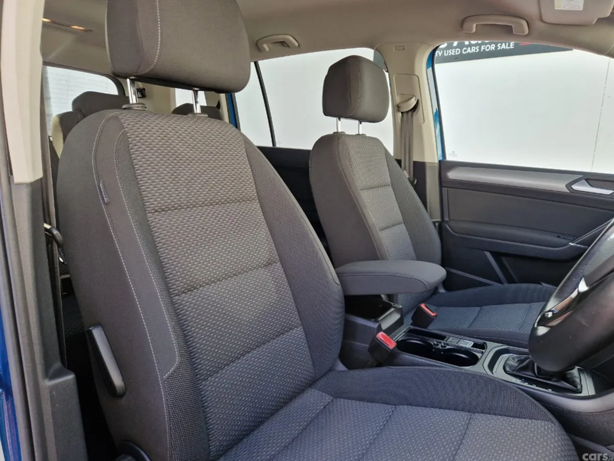 Volkswagen Touran SUV, Petrol, 2017, Blue