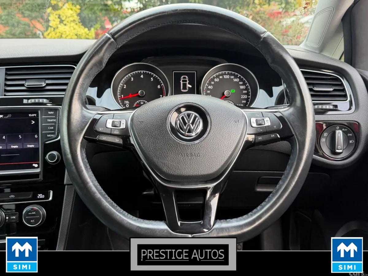 Volkswagen Golf Hatchback, Petrol, 2015, Red