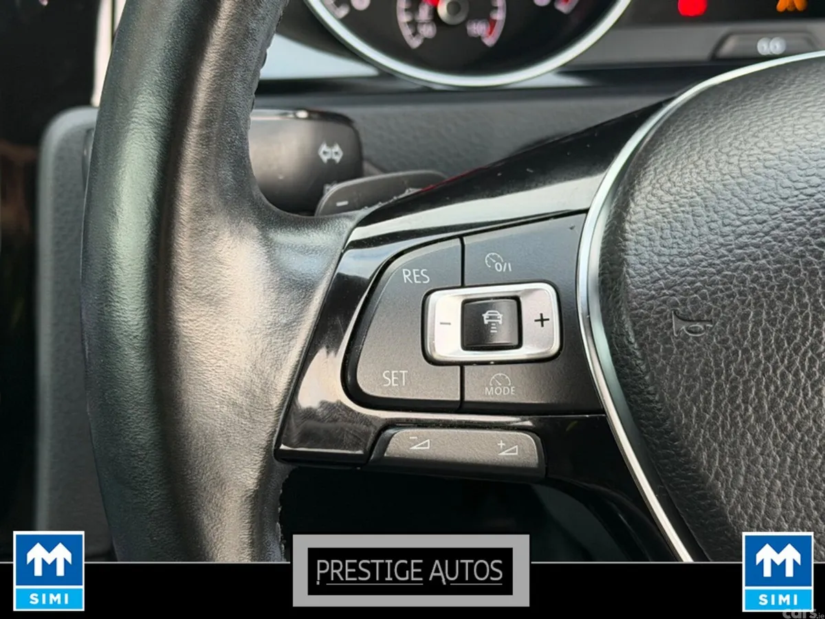 Volkswagen Golf Hatchback, Petrol, 2015, Red