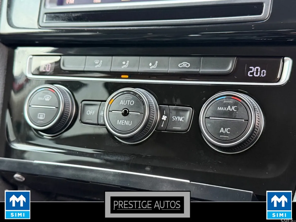 Volkswagen Golf Hatchback, Petrol, 2015, Red