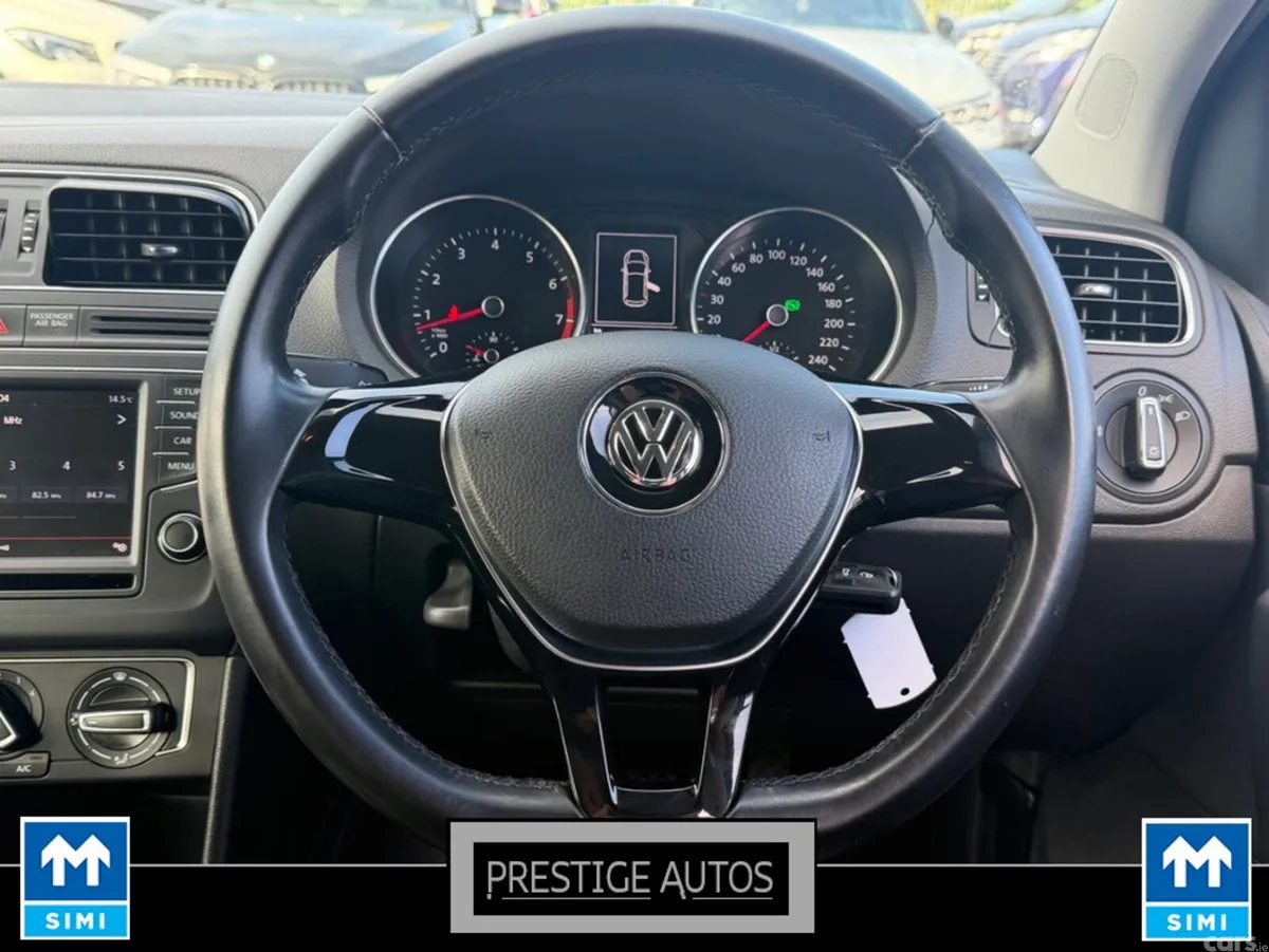 Volkswagen Polo Hatchback, Petrol, 2015, Blue