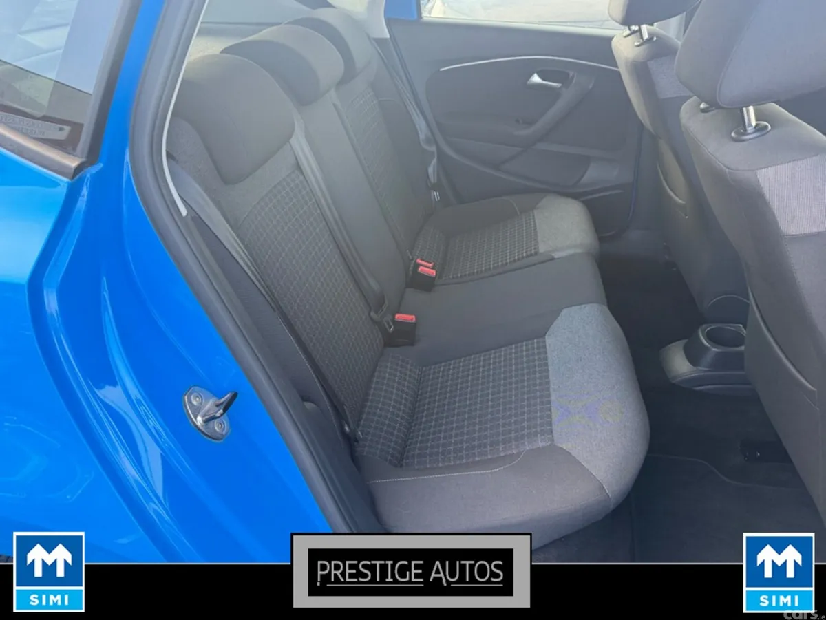 Volkswagen Polo Hatchback, Petrol, 2015, Blue
