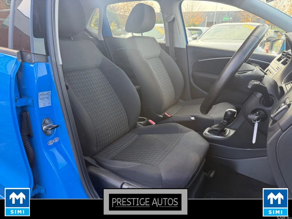 Volkswagen Polo Hatchback, Petrol, 2015, Blue