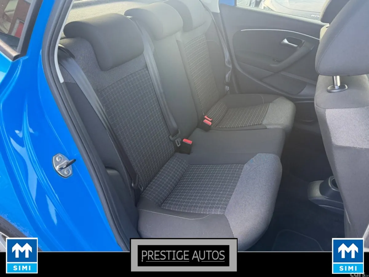 Volkswagen Polo Hatchback, Petrol, 2015, Blue
