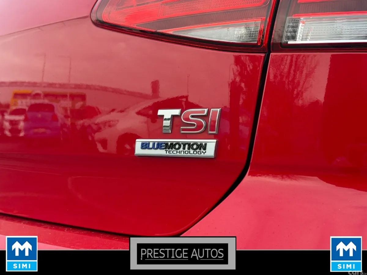 Volkswagen Golf Hatchback, Petrol, 2015, Red