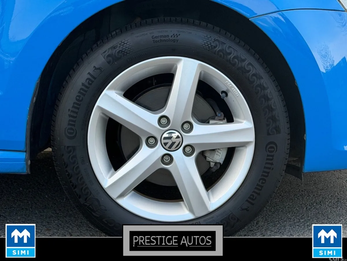 Volkswagen Polo Hatchback, Petrol, 2015, Blue