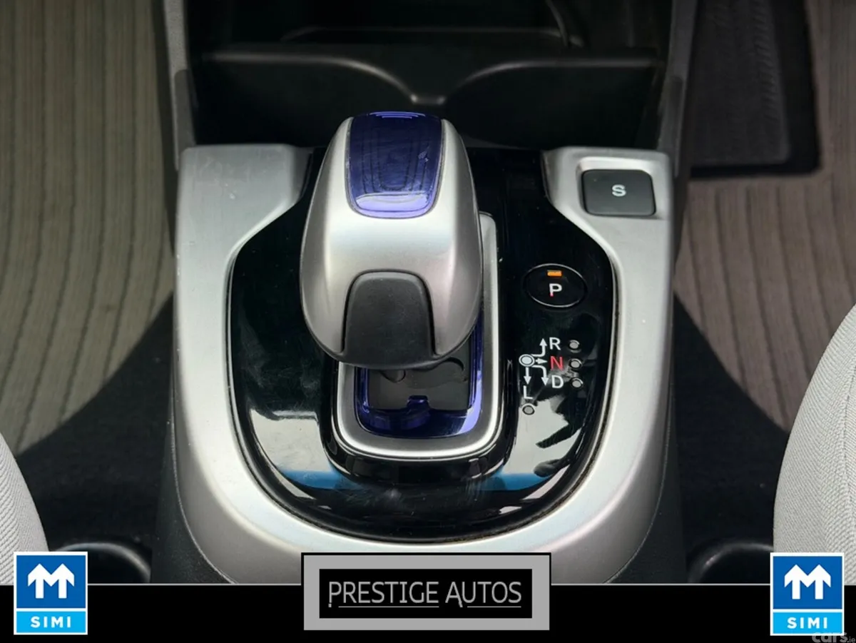 Honda Fit Hatchback, Petrol Hybrid, 2015, White