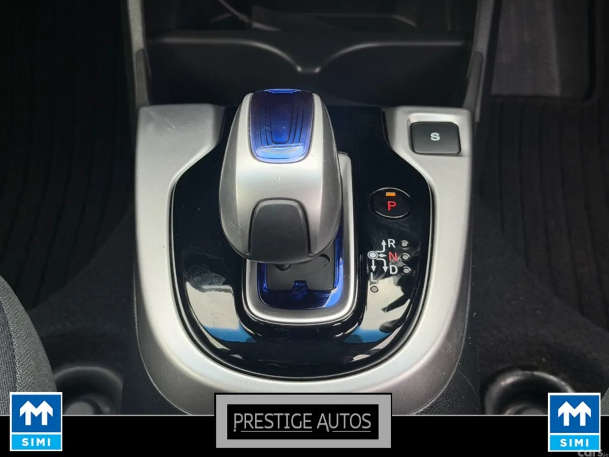 Honda Fit Hatchback, Petrol Hybrid, 2015, White