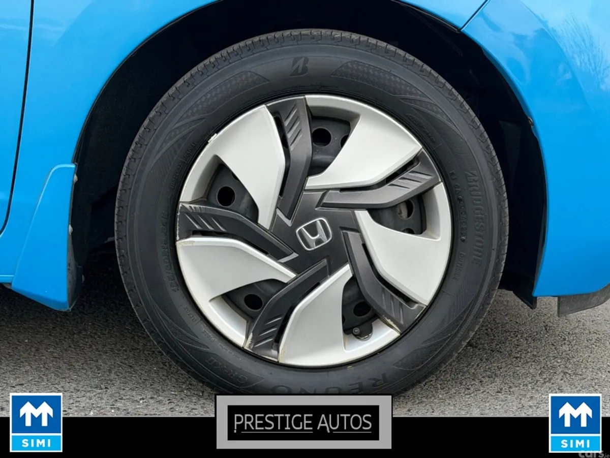 Honda Fit Hatchback, Petrol Hybrid, 2015, Blue