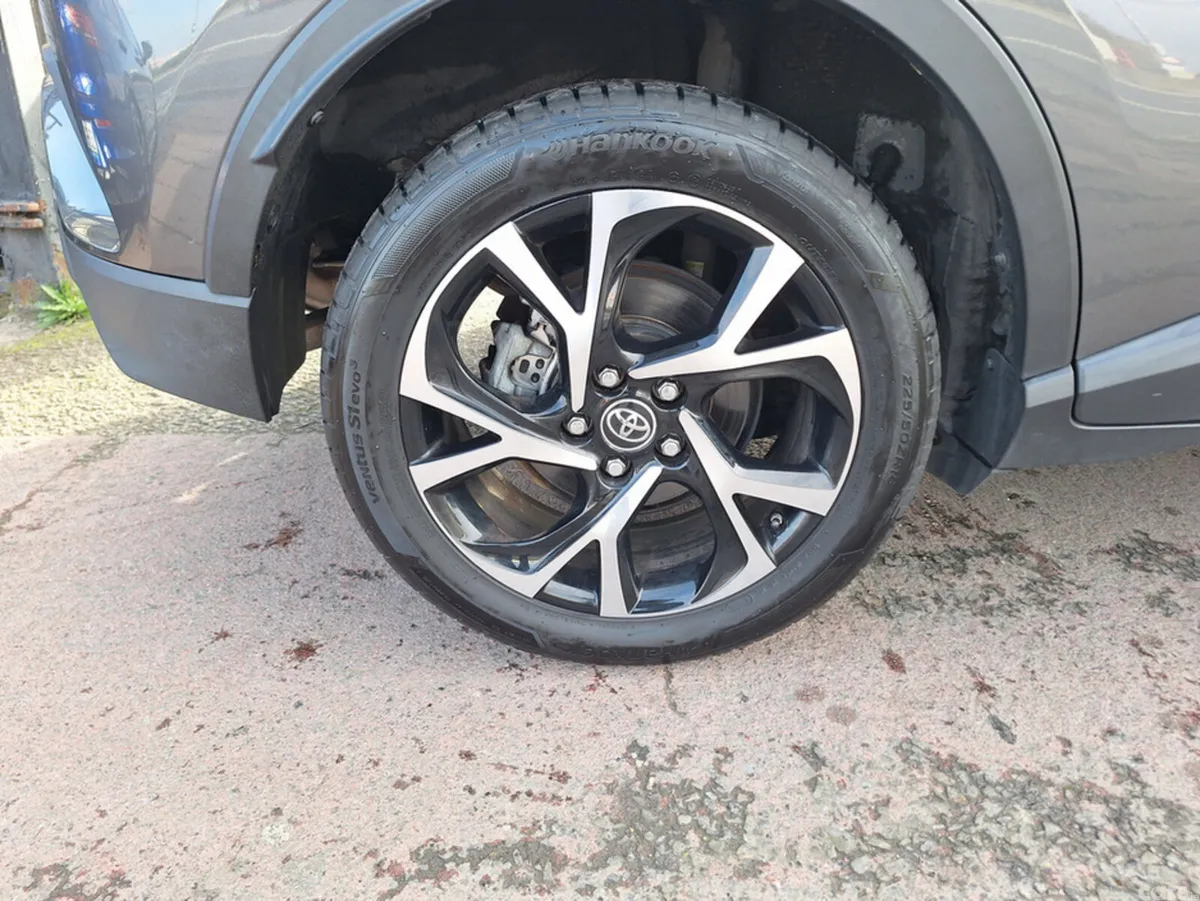 Toyota C-HR Hatchback, Petrol, 2019, Grey