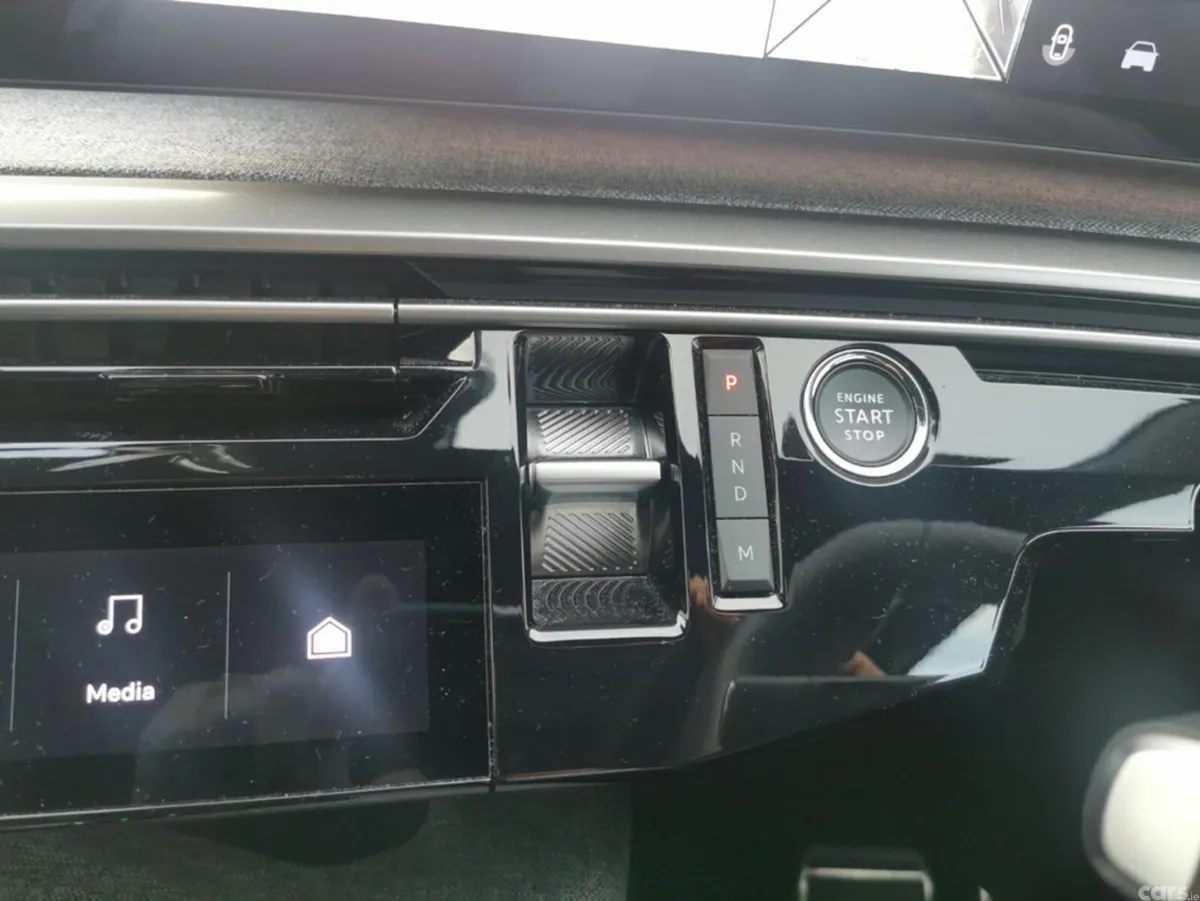 Peugeot 3008 MPV, Petrol Hybrid, 2024, Black