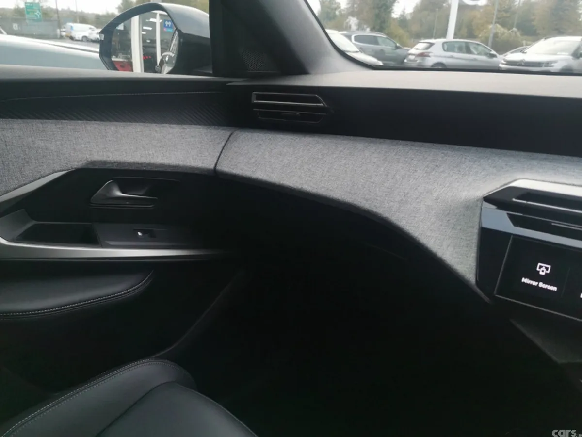 Peugeot 3008 MPV, Petrol Hybrid, 2024, Black