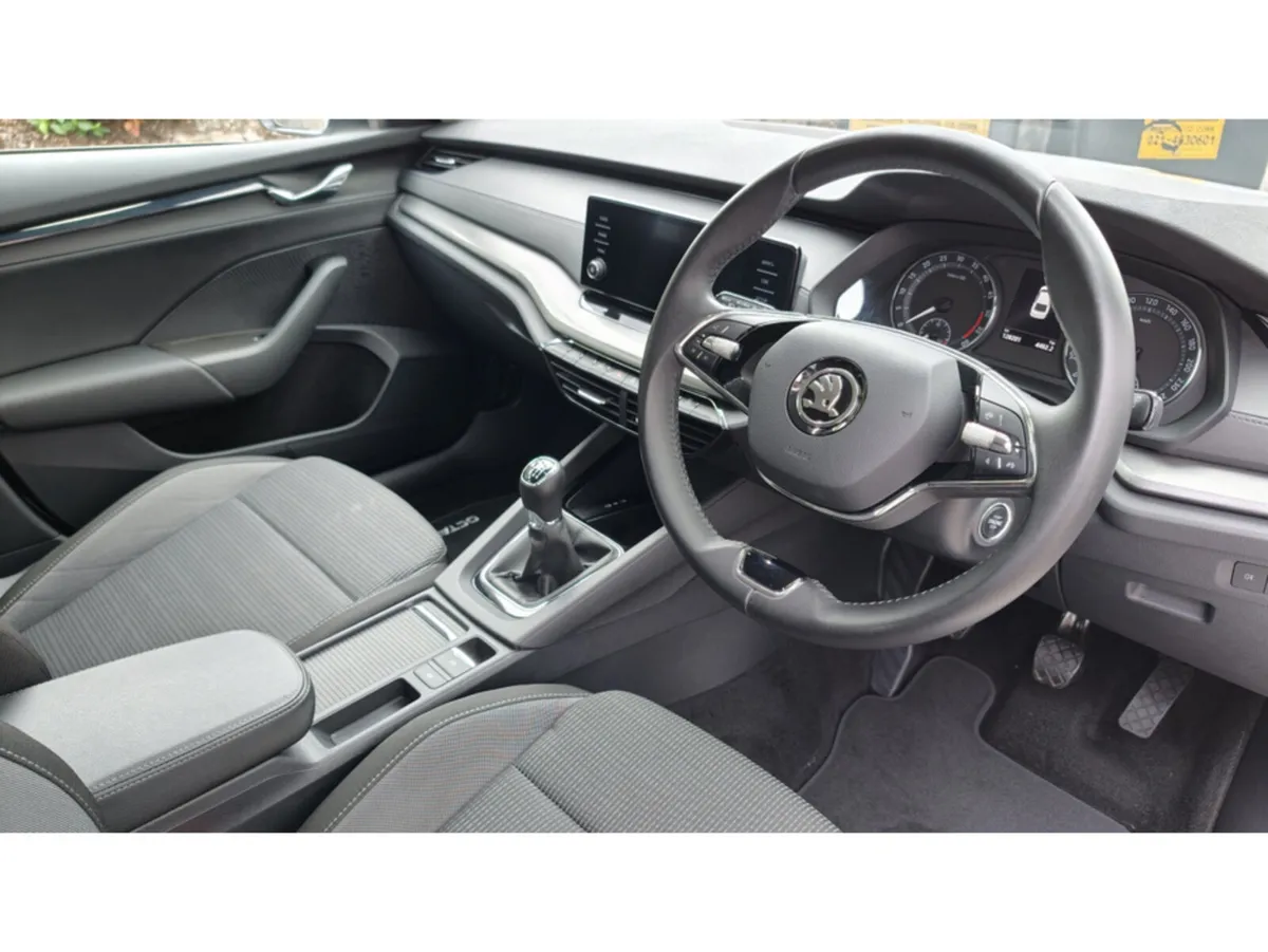 Skoda Octavia Saloon, Petrol, 2021, Blue