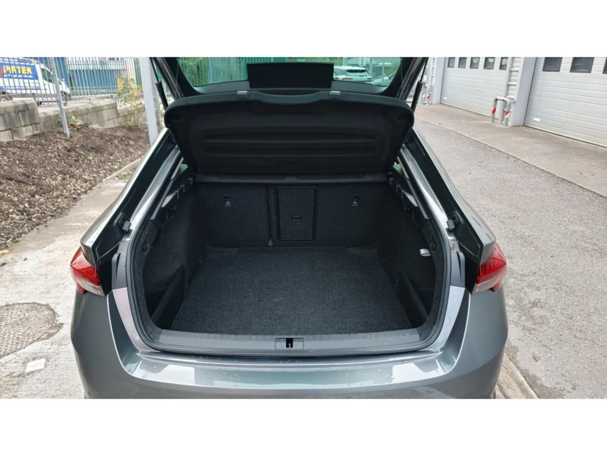 Skoda Octavia Hatchback, Unknown, 2026, Grey