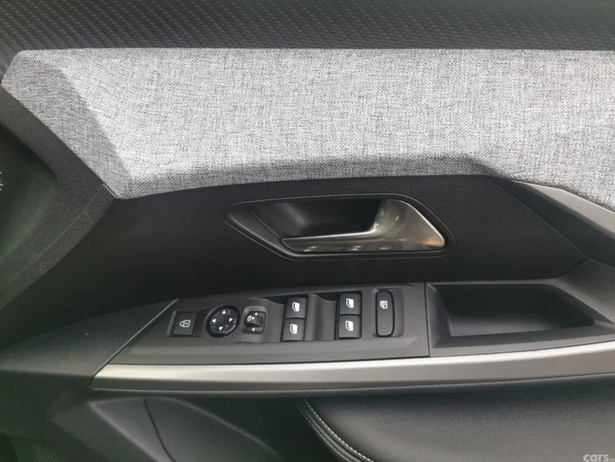 Peugeot 3008 MPV, Petrol Hybrid, 2024, Black