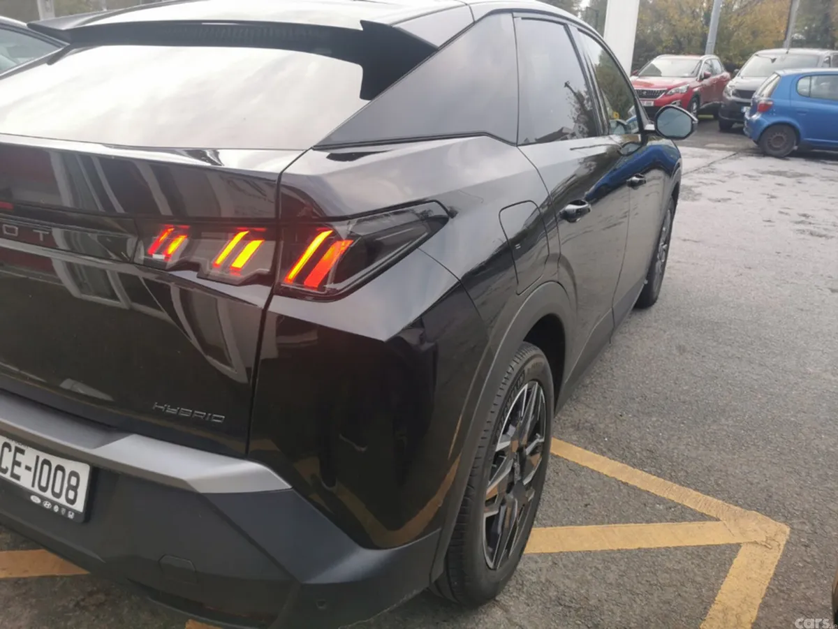 Peugeot 3008 MPV, Petrol Hybrid, 2024, Black