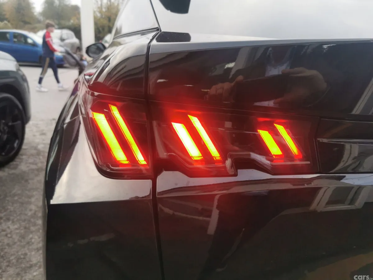 Peugeot 3008 MPV, Petrol Hybrid, 2024, Black